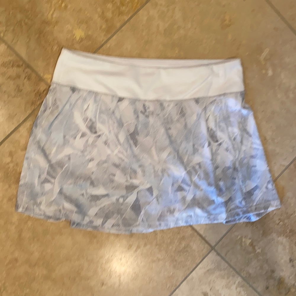 Lululemon skirt 6Tall no panels